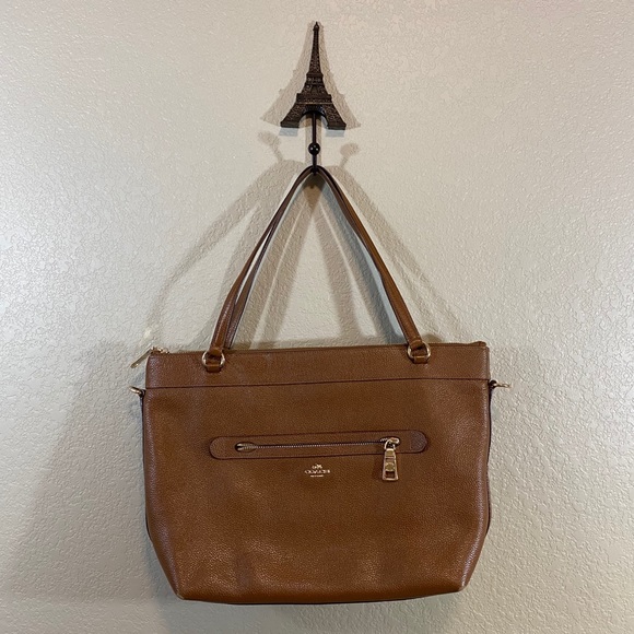 Coach Handbags - Coach Shoulder/Crossbody